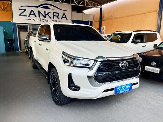 TOYOTA-HILUX-2.8 D-4D TURBO DIESEL CD SRX 4X4 AUTOMÁTICO TOYOTA-HILUX-2021