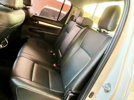 TOYOTA-HILUX-2.8 D-4D TURBO DIESEL CD SRX 4X4 AUTOMÁTICO TOYOTA-HILUX-2021