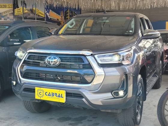 TOYOTA HILUX 2.8 D-4D TURBO DIESEL CD SRX 4X4 AUTOMÁTICO