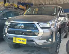TOYOTA HILUX 2.8 D-4D TURBO DIESEL CD SRX 4X4 AUTOMÁTICO TOYOTA HILUX 2.8 D-4D TURBO DIESEL CD SRX 4X4 AUTOMÁTICO