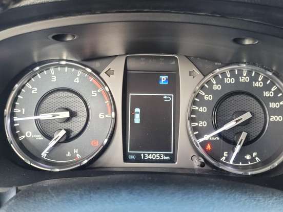 TOYOTA-HILUX-2.8 D-4D TURBO DIESEL CD SRX 4X4 AUTOMÁTICO TOYOTA-HILUX-2022
