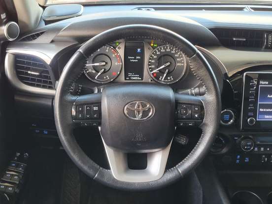 TOYOTA-HILUX-2022