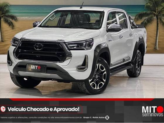 TOYOTA HILUX 2.8 D-4D TURBO DIESEL CD SRX 4X4 AUTOMÁTICO