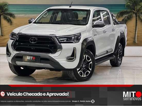 TOYOTA-HILUX-2.8 D-4D TURBO DIESEL CD SRX 4X4 AUTOMÁTICO TOYOTA-HILUX-2023