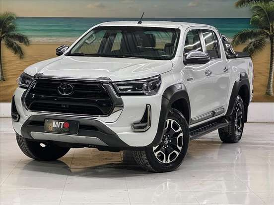 TOYOTA-HILUX-2023