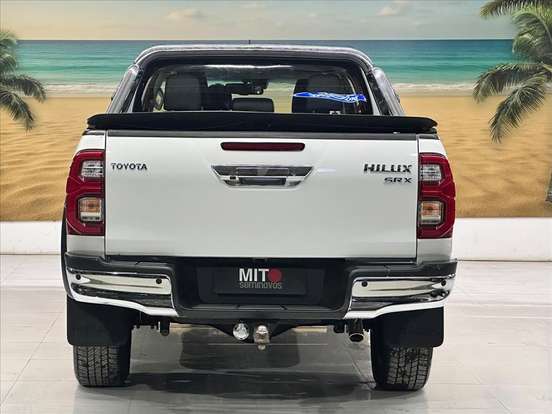 TOYOTA-HILUX-2.8 D-4D TURBO DIESEL CD SRX 4X4 AUTOMÁTICO TOYOTA-HILUX-2023