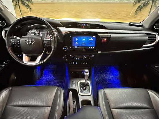 TOYOTA-HILUX-2.8 D-4D TURBO DIESEL CD SRX 4X4 AUTOMÁTICO TOYOTA-HILUX-2023