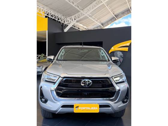 TOYOTA HILUX 2.8 D-4D TURBO DIESEL CD SRX 4X4 AUTOMÁTICO
