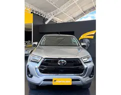 TOYOTA HILUX 2.8 D-4D TURBO DIESEL CD SRX 4X4 AUTOMÁTICO TOYOTA HILUX 2.8 D-4D TURBO DIESEL CD SRX 4X4 AUTOMÁTICO