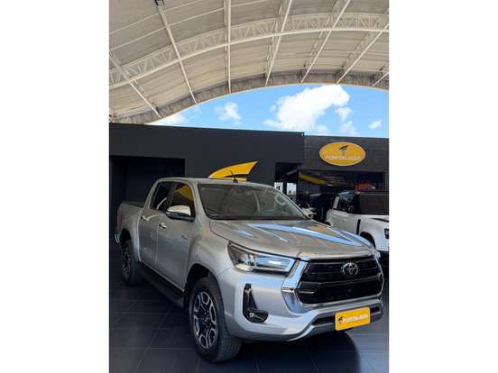 TOYOTA-HILUX-2022
