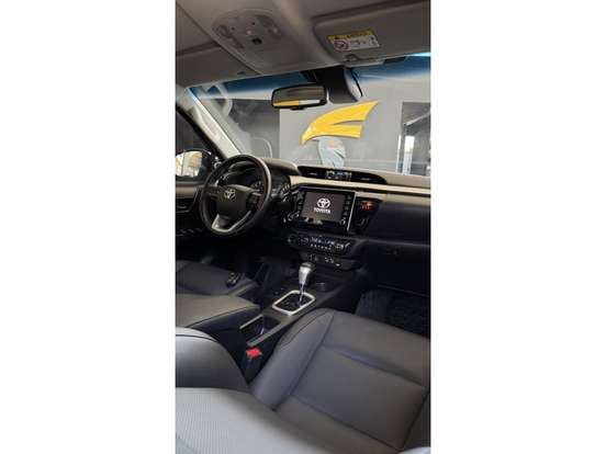 TOYOTA-HILUX-2.8 D-4D TURBO DIESEL CD SRX 4X4 AUTOMÁTICO TOYOTA-HILUX-2022