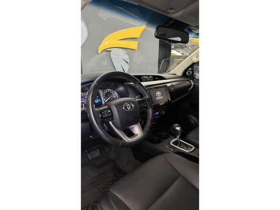 TOYOTA-HILUX-2.8 D-4D TURBO DIESEL CD SRX 4X4 AUTOMÁTICO TOYOTA-HILUX-2022