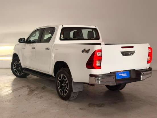 TOYOTA-HILUX-2.8 D-4D TURBO DIESEL CD SRX 4X4 AUTOMÁTICO TOYOTA-HILUX-2023