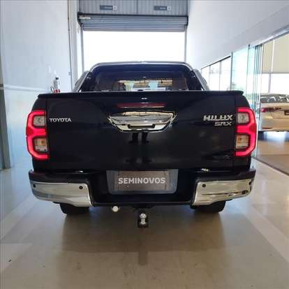 TOYOTA-HILUX-2021