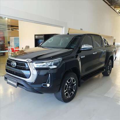 TOYOTA-HILUX-2021