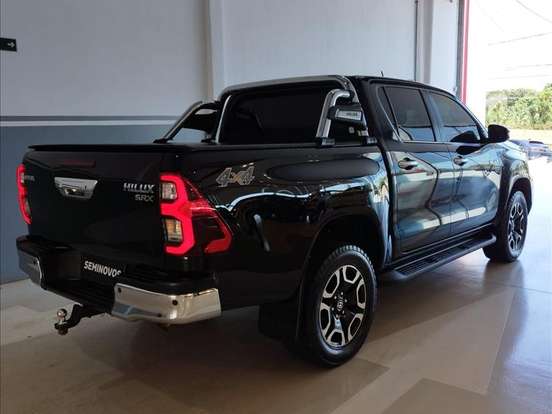 TOYOTA-HILUX-2.8 D-4D TURBO DIESEL CD SRX 4X4 AUTOMÁTICO TOYOTA-HILUX-2021