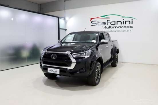 TOYOTA-HILUX-2.8 D-4D TURBO DIESEL CD SRX 4X4 AUTOMÁTICO TOYOTA-HILUX-2025