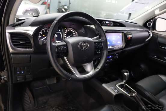 TOYOTA-HILUX-2.8 D-4D TURBO DIESEL CD SRX 4X4 AUTOMÁTICO TOYOTA-HILUX-2025