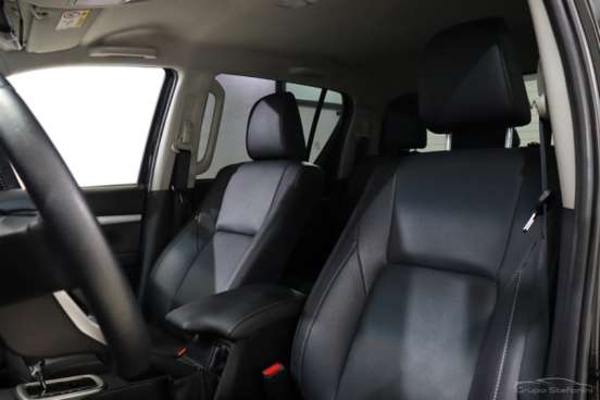 TOYOTA-HILUX-2025