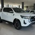 TOYOTA HILUX 2.8 D-4D TURBO DIESEL CD SRX 4X4 AUTOMÁTICO TOYOTA HILUX 2.8 D-4D TURBO DIESEL CD SRX 4X4 AUTOMÁTICO