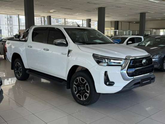 TOYOTA-HILUX-2.8 D-4D TURBO DIESEL CD SRX 4X4 AUTOMÁTICO TOYOTA-HILUX-2021