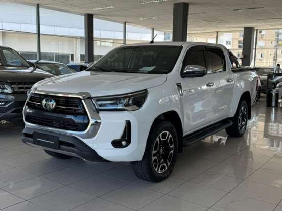 TOYOTA-HILUX-2.8 D-4D TURBO DIESEL CD SRX 4X4 AUTOMÁTICO TOYOTA-HILUX-2021