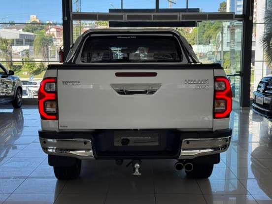 TOYOTA-HILUX-2.8 D-4D TURBO DIESEL CD SRX 4X4 AUTOMÁTICO TOYOTA-HILUX-2021