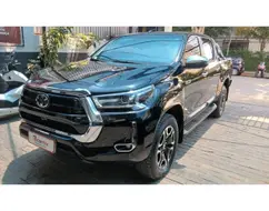 TOYOTA HILUX 2.8 D-4D TURBO DIESEL CD SRX 4X4 AUTOMÁTICO TOYOTA HILUX 2.8 D-4D TURBO DIESEL CD SRX 4X4 AUTOMÁTICO