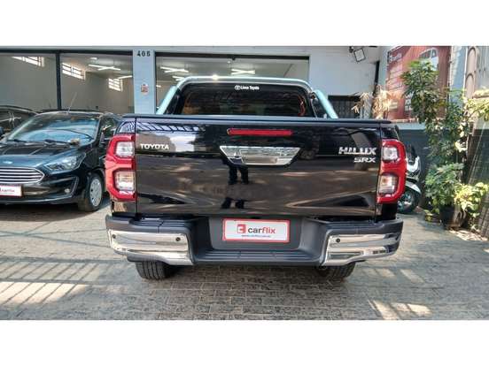 TOYOTA-HILUX-2.8 D-4D TURBO DIESEL CD SRX 4X4 AUTOMÁTICO TOYOTA-HILUX-2024