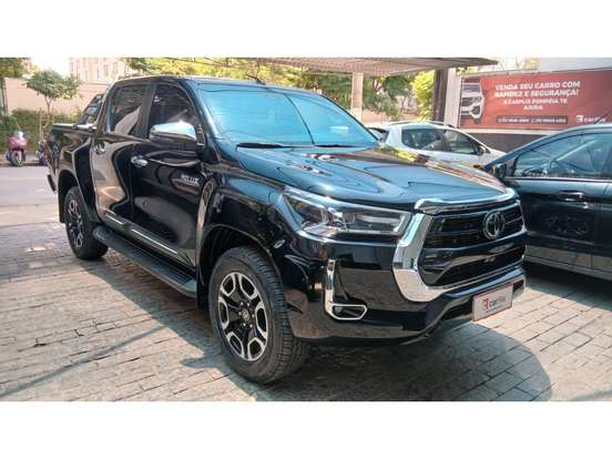 TOYOTA-HILUX-2024