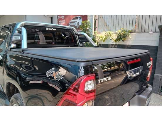 TOYOTA-HILUX-2.8 D-4D TURBO DIESEL CD SRX 4X4 AUTOMÁTICO TOYOTA-HILUX-2024