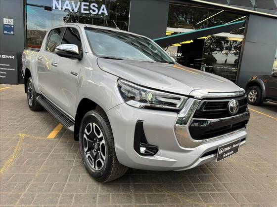 TOYOTA HILUX 2.8 D-4D TURBO DIESEL CD SRX 4X4 AUTOMÁTICO