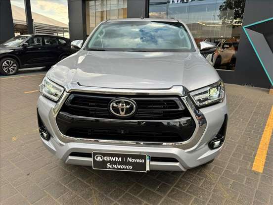 TOYOTA-HILUX-2.8 D-4D TURBO DIESEL CD SRX 4X4 AUTOMÁTICO TOYOTA-HILUX-2025