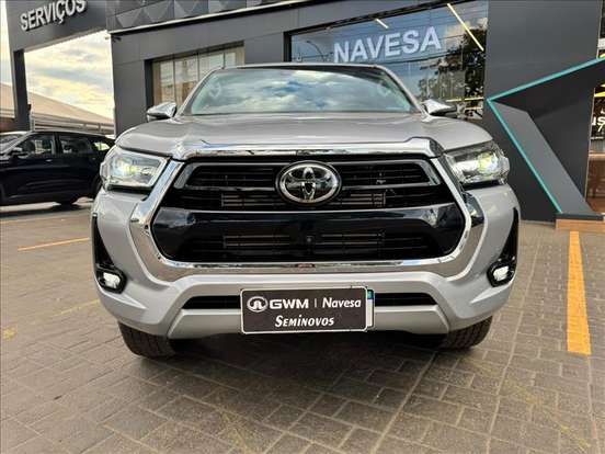 TOYOTA-HILUX-2.8 D-4D TURBO DIESEL CD SRX 4X4 AUTOMÁTICO TOYOTA-HILUX-2025