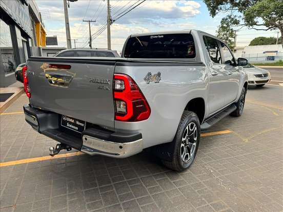 TOYOTA-HILUX-2025