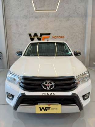 TOYOTA-HILUX-2017