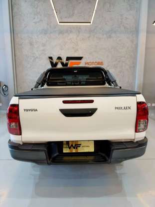 TOYOTA-HILUX-2017