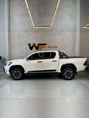 TOYOTA-HILUX-2017