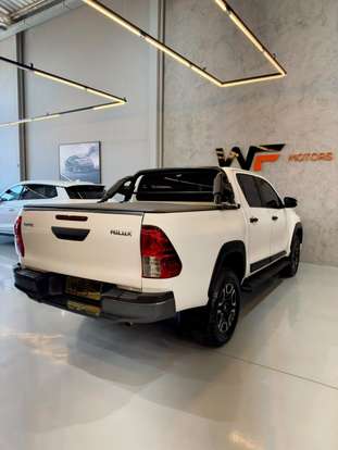 TOYOTA-HILUX-2017
