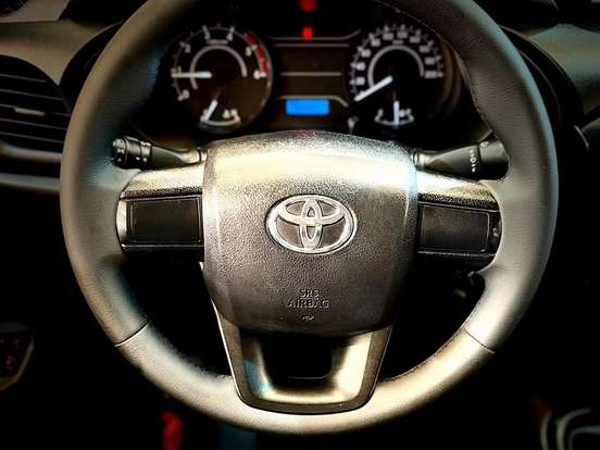 TOYOTA-HILUX-2.8 STD 4X4 CD 16V DIESEL 4P MANUAL TOYOTA-HILUX-2017