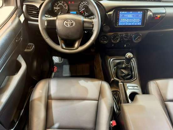 TOYOTA-HILUX-2.8 STD 4X4 CD 16V DIESEL 4P MANUAL TOYOTA-HILUX-2017