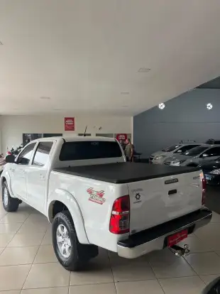 TOYOTA-HILUX-2015
