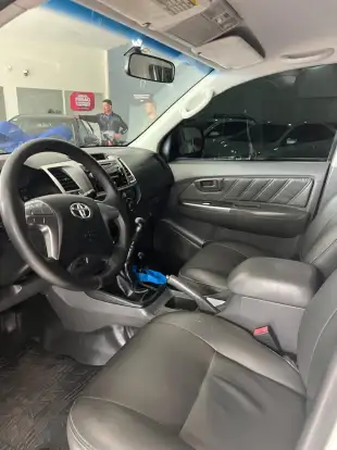 TOYOTA-HILUX-2015