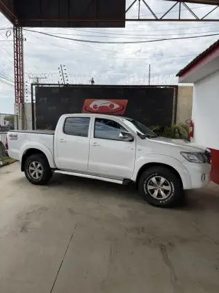 TOYOTA HILUX 3.0 SR 4X4 CD 16V TURBO INTERCOOLER DIESEL 4P AUTOMÁTICO