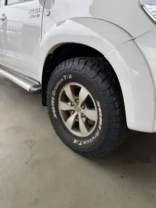 TOYOTA-HILUX-2012