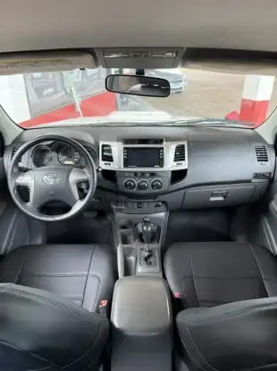 TOYOTA-HILUX-2012