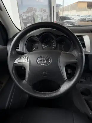 TOYOTA-HILUX-2012