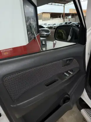TOYOTA-HILUX-2012