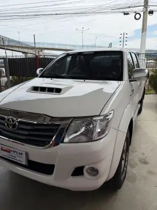 TOYOTA-HILUX-2012