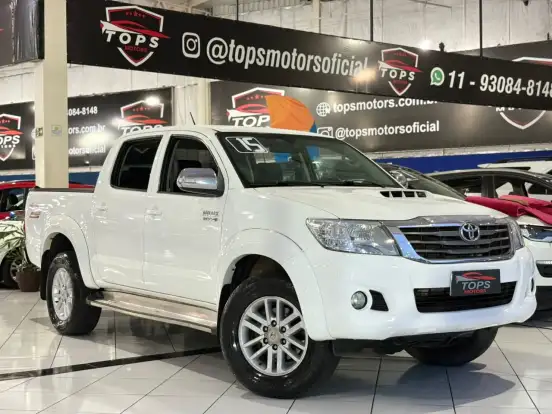TOYOTA-HILUX-2014